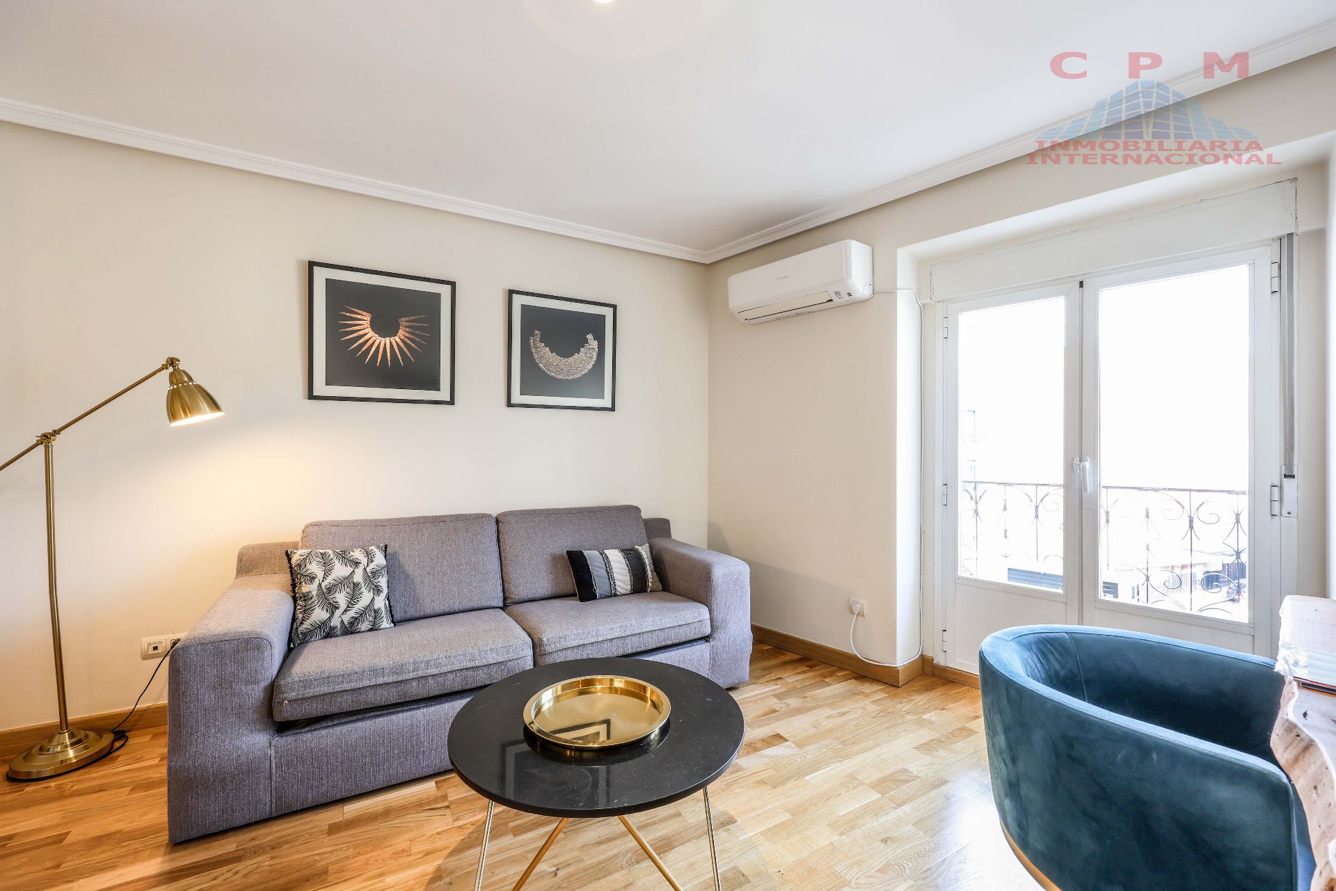 Living room of Flat to rent in  Madrid Capital  with Air Conditioner, Heating and Parquet flooring