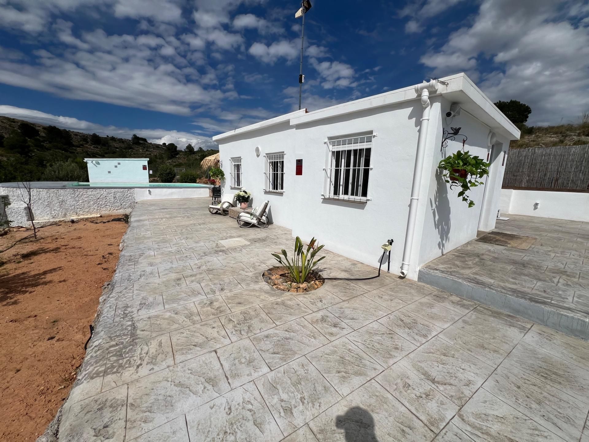 Exterior view of House or chalet for sale in Llíria  with Private garden, Terrace and Storage room
