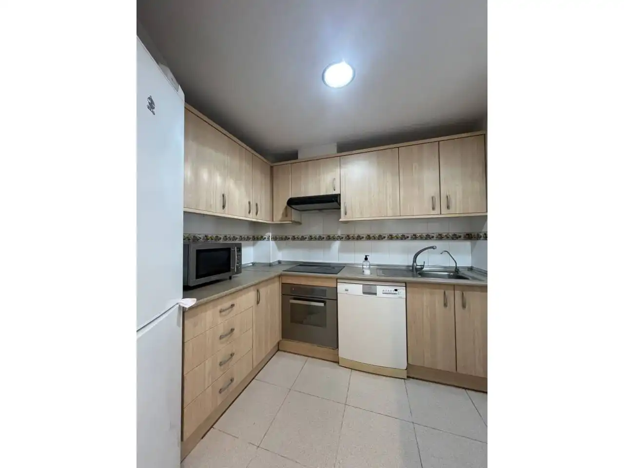 Cocina de Piso de alquiler en Sant Joan d'Alacant con Calefacción, Trastero y Balcón