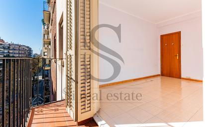 Exterior view of Flat for sale in  Barcelona Capital  with Oven and Balcony