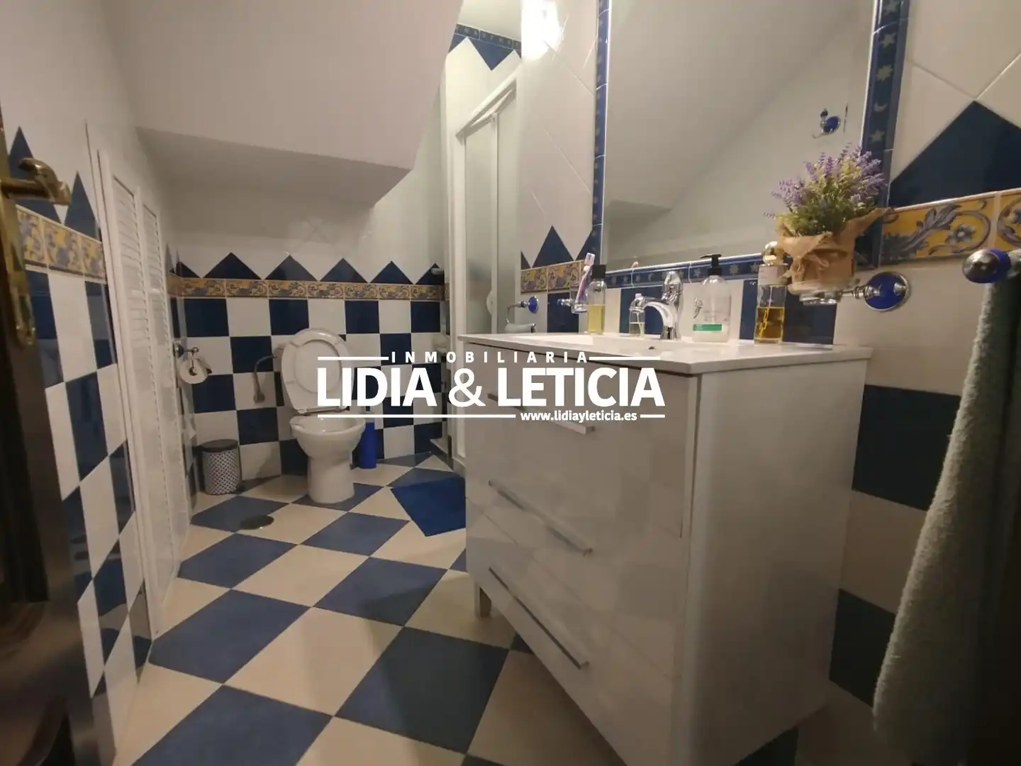 Bany de Casa o xalet en venda en Alcalá de Guadaira amb Aire condicionat i Traster