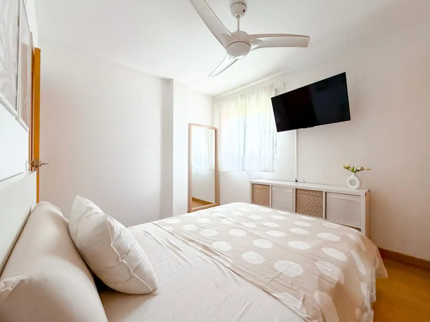 Schlafzimmer von Dachboden zum Verkauf in Museros mit Klimaanlage, Terrasse und Abstellraum