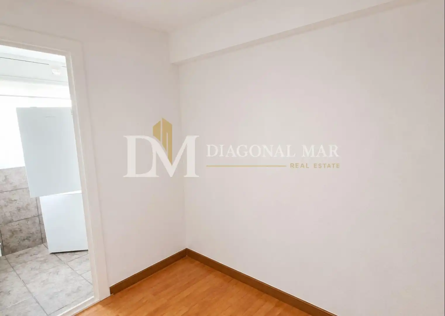 Habitación de Piso en venta en Barcelona con Calefacción, Parquet y Balcón