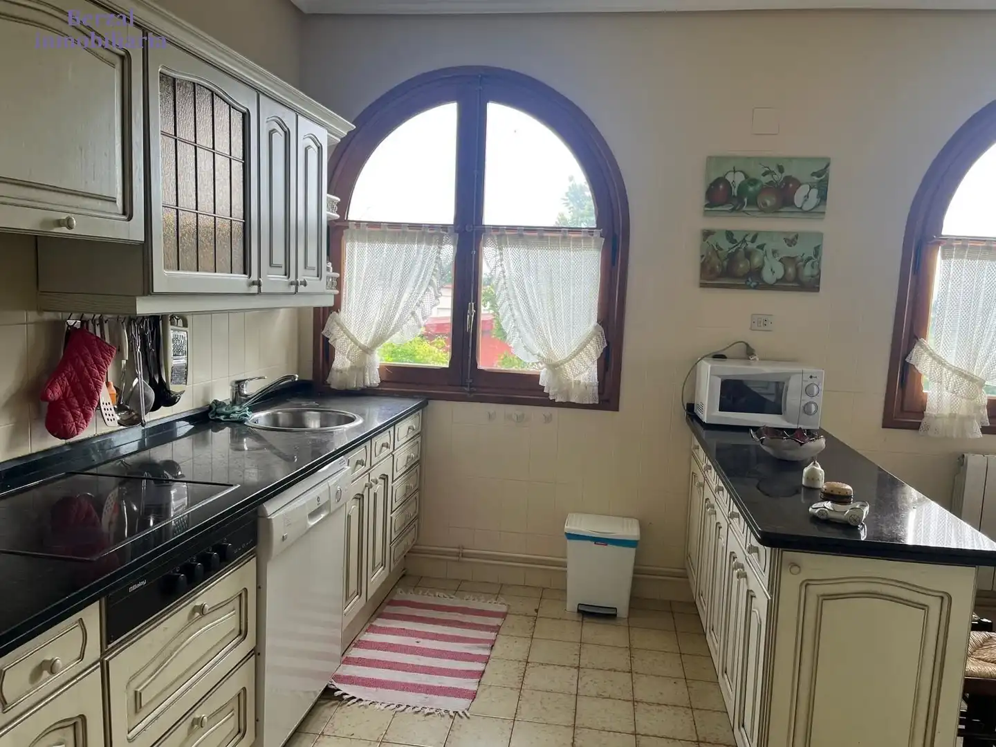 Cuina de Casa o xalet en venda en Nalda amb Jardí privat, Terrassa i Traster