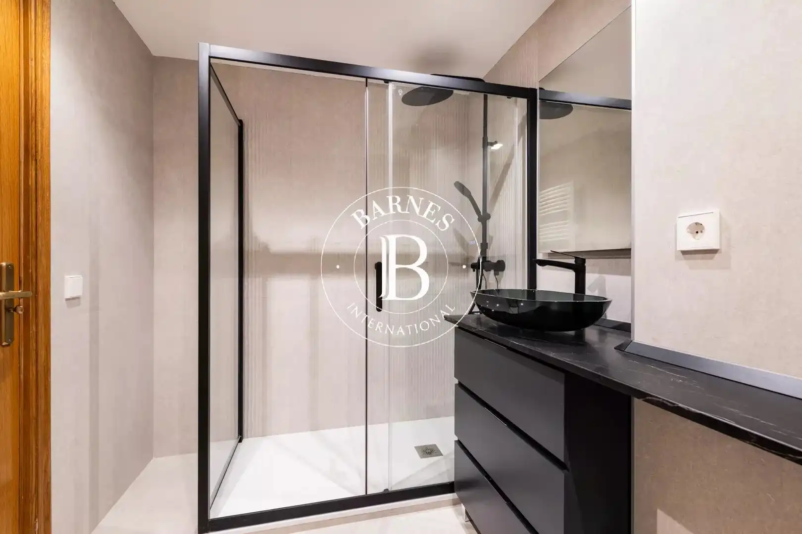 Bathroom of Flat for rent in Madrid  with Air Conditioner, Heating and Terrace