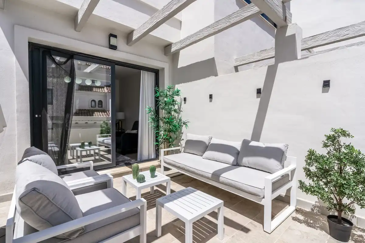 Terrassa de Casa adosada de lloguer en Estepona amb Aire condicionat, Moblat i Forn