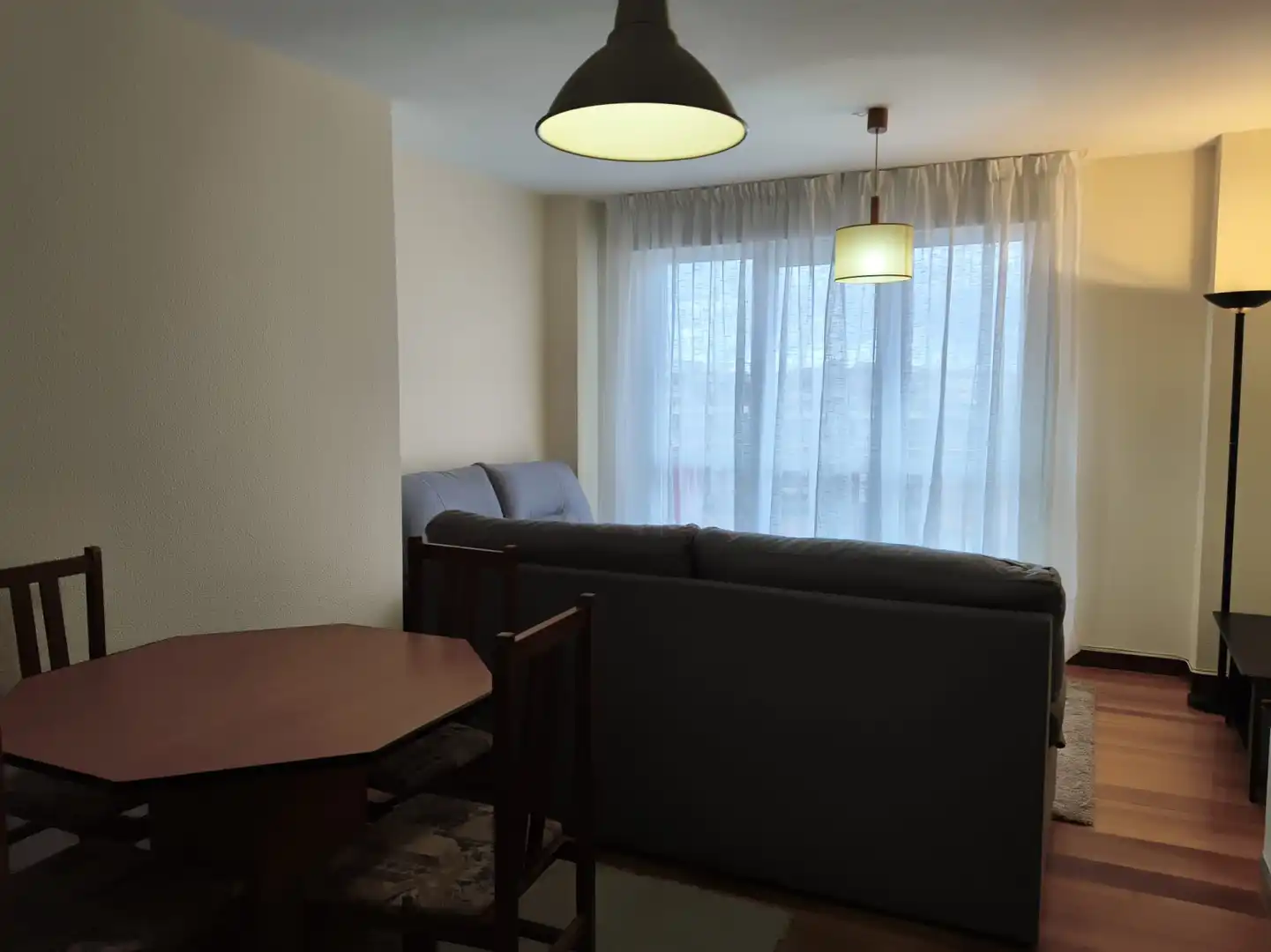 Wohnzimmer von Wohnung zur Miete in Camargo mit Parkett, Terrasse und Abstellraum
