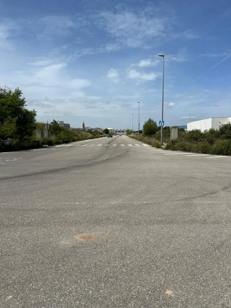 Vista exterior de Terreno industrial en venta en L'Alqueria de la Comtessa