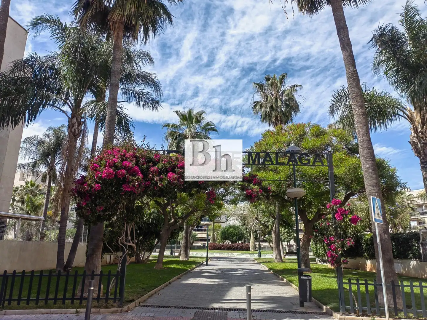 Vista exterior de Piso en venta en Málaga con Aire acondicionado, Jardín privado y Terraza