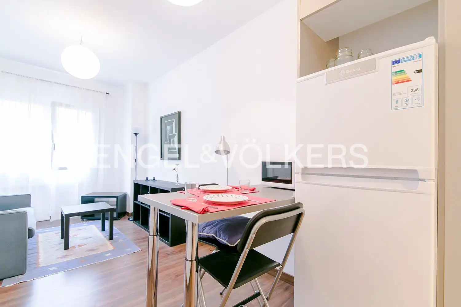 Vista exterior de Piso en venta en Barcelona con Calefacción y Amueblado