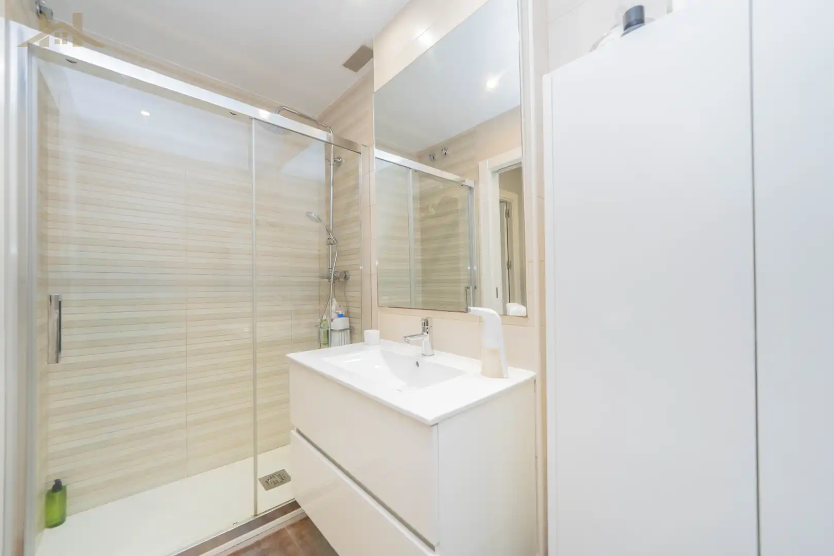 Badezimmer von Wohnung zum Verkauf in Galapagar mit Klimaanlage, Heizung und Balkon