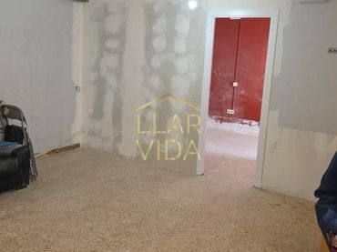 Baixos en venda a Carrer dels Comtes d'Urgell