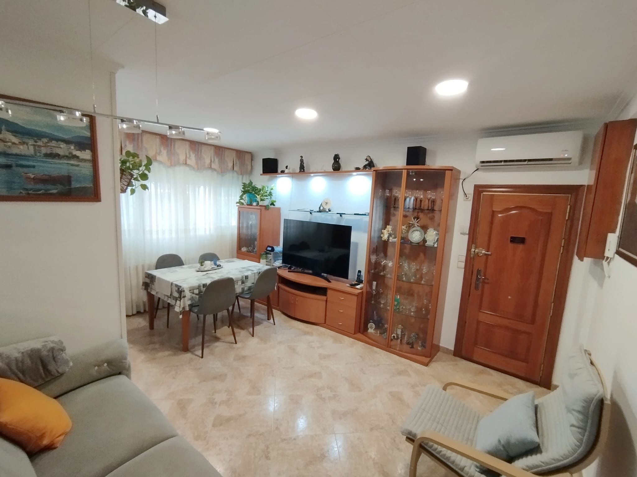 Living room of Planta baja for sale in Cornellà de Llobregat  with Heating