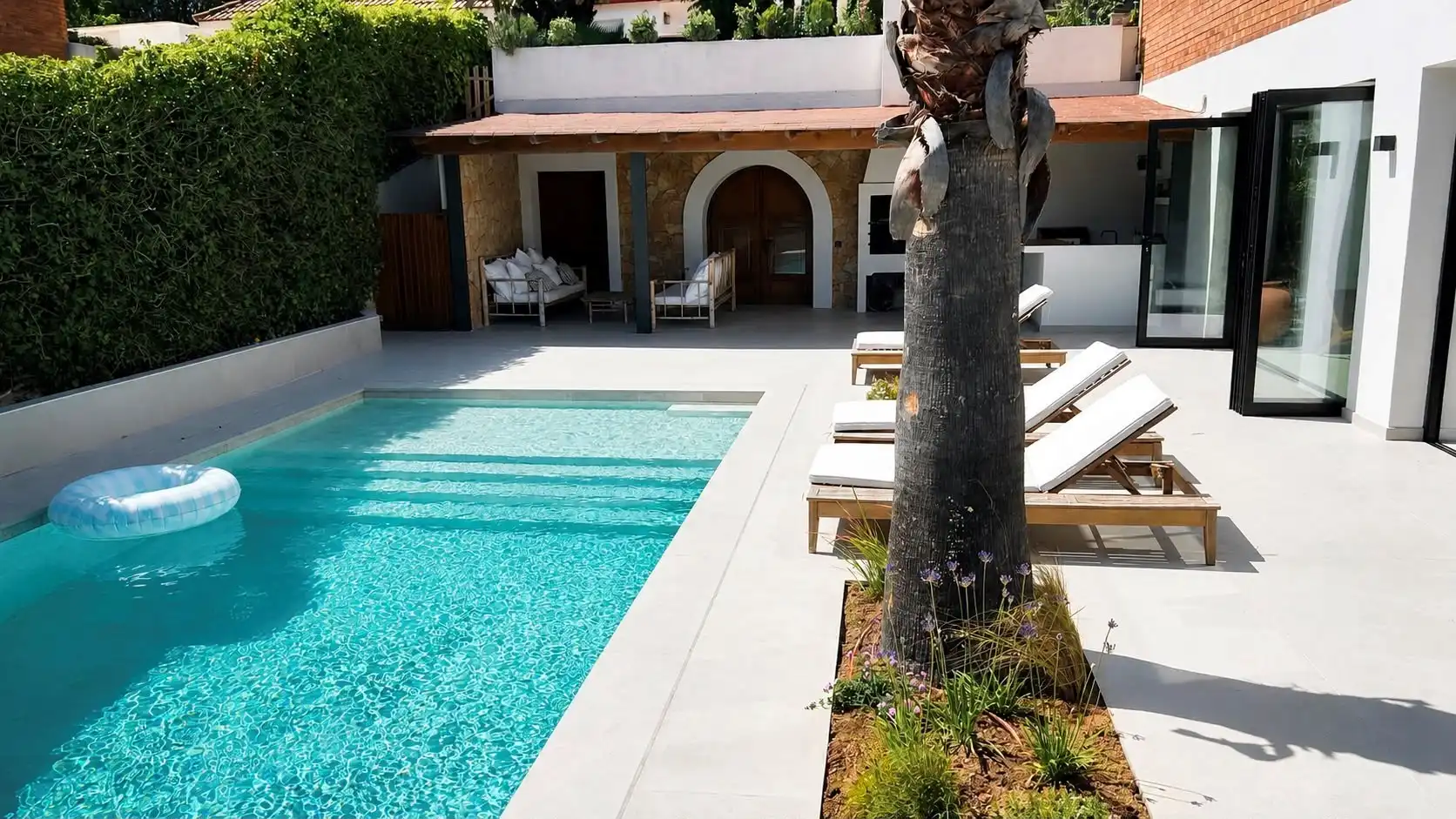 Schwimmbecken von Haus oder Chalet zur Miete in Sant Just Desvern mit Klimaanlage, Heizung und Terrasse