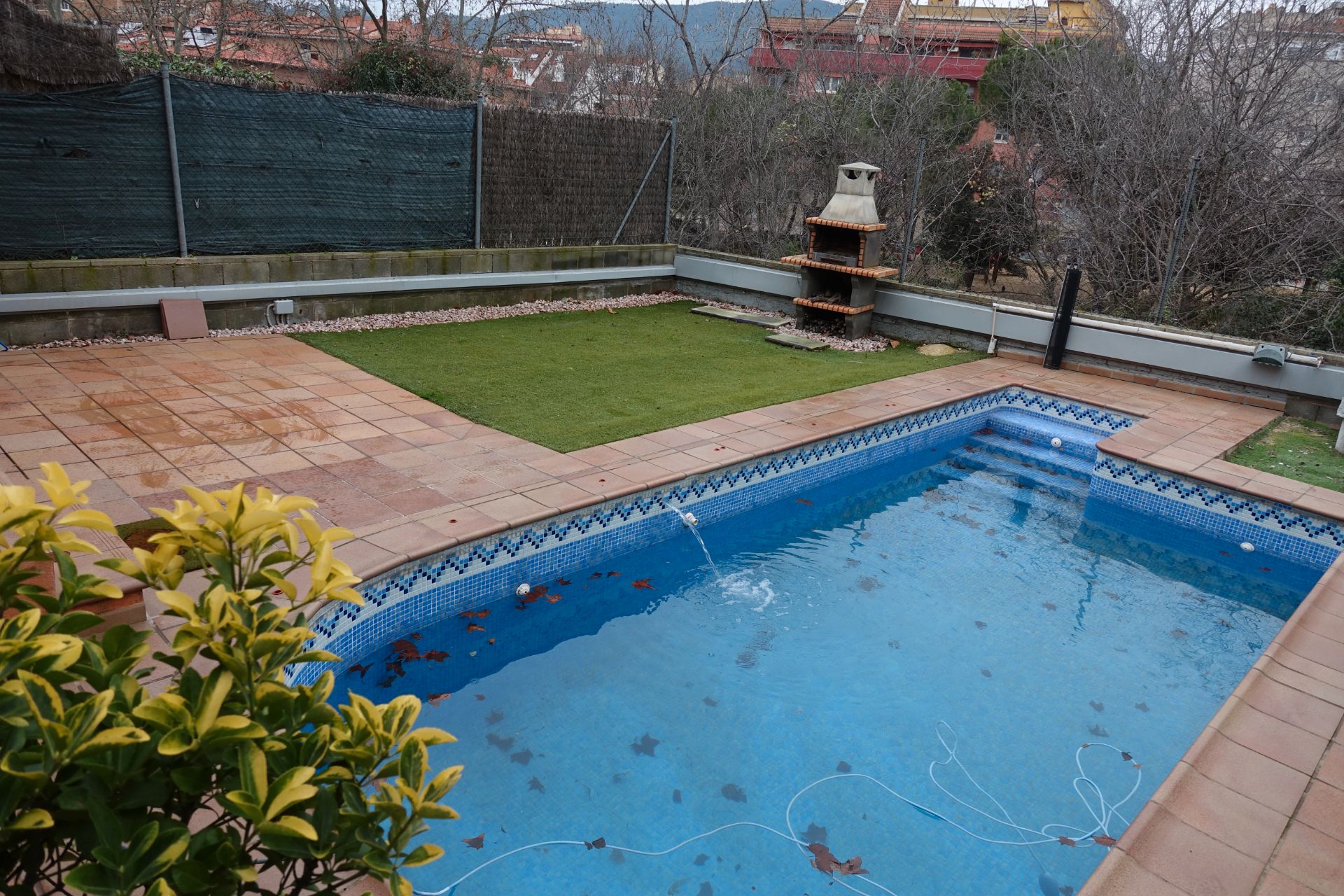 Piscina de Casa adosada de lloguer en Caldes de Montbui amb Aire condicionat, Calefacció i Jardí privat
