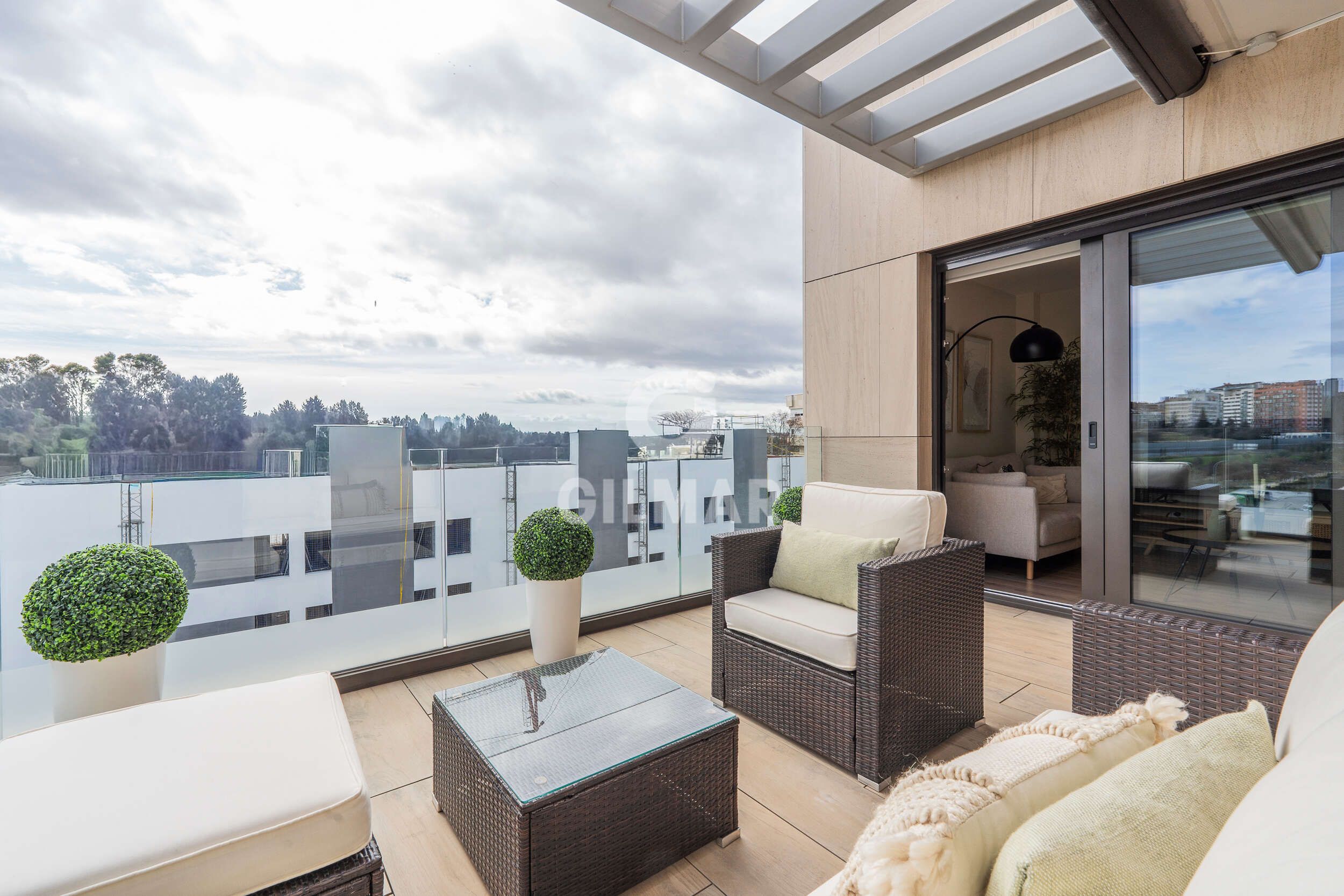 Terraza de Ático en venta en  Madrid Capital con Calefacción, Jardín privado y Trastero