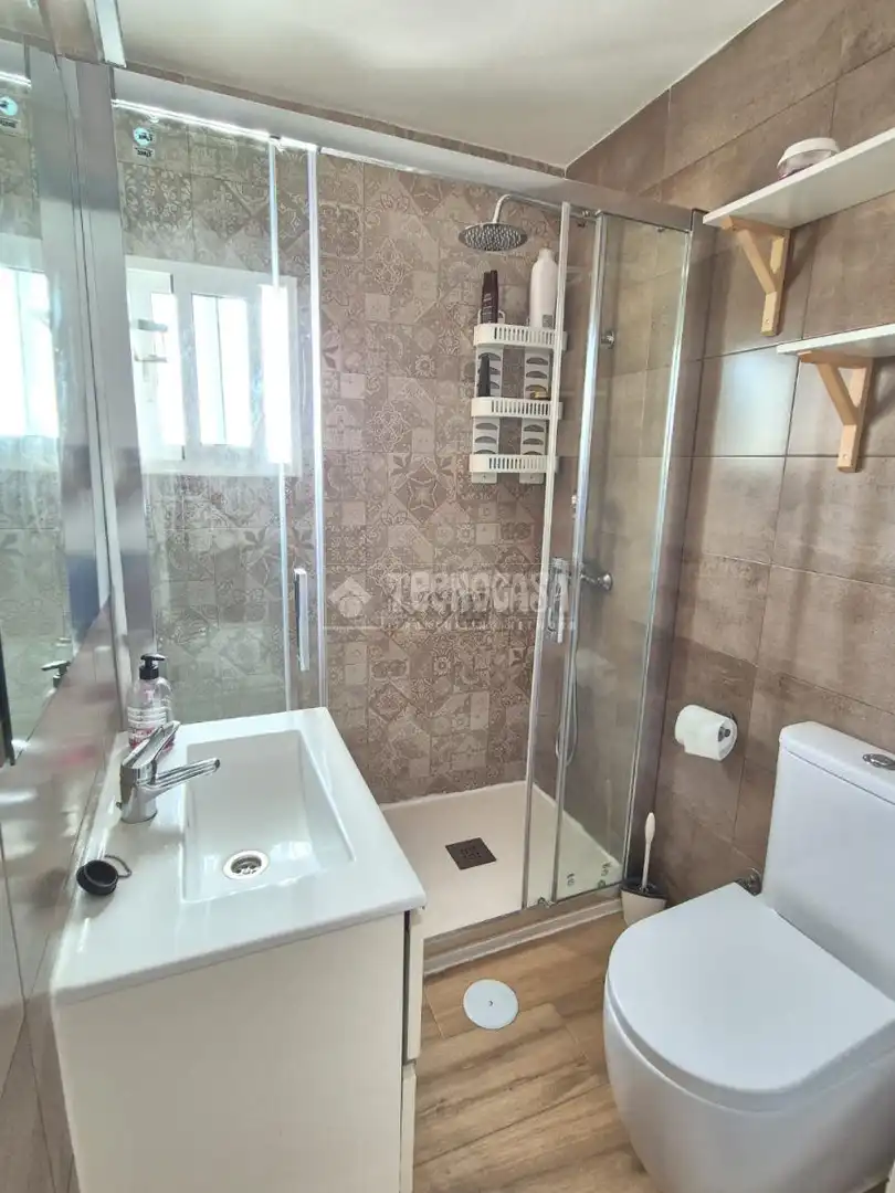 Badezimmer von Wohnung zum Verkauf in La Línea de la Concepción