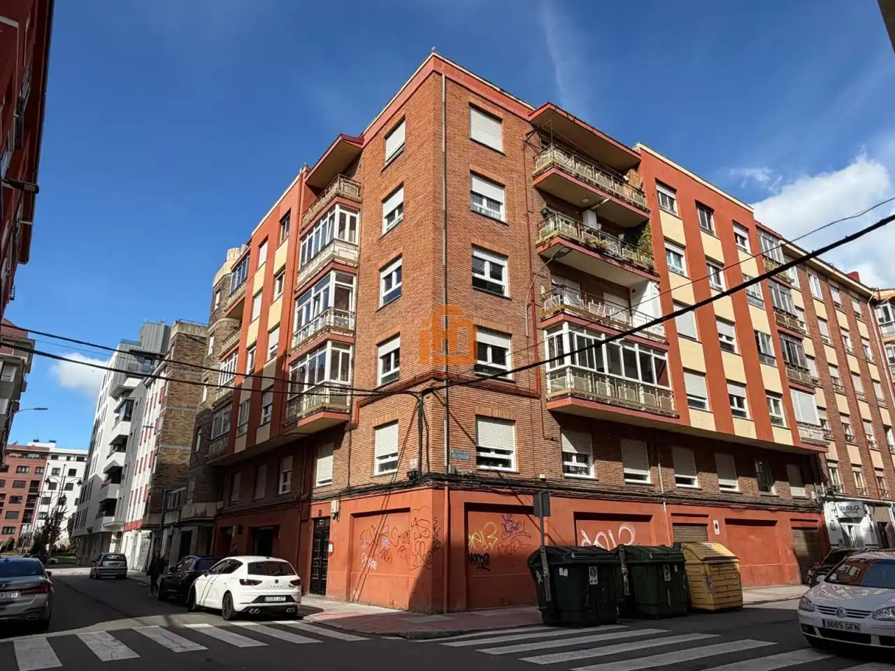 Exterior view of Flat for sale in León Capital   with Heating and Storage room
