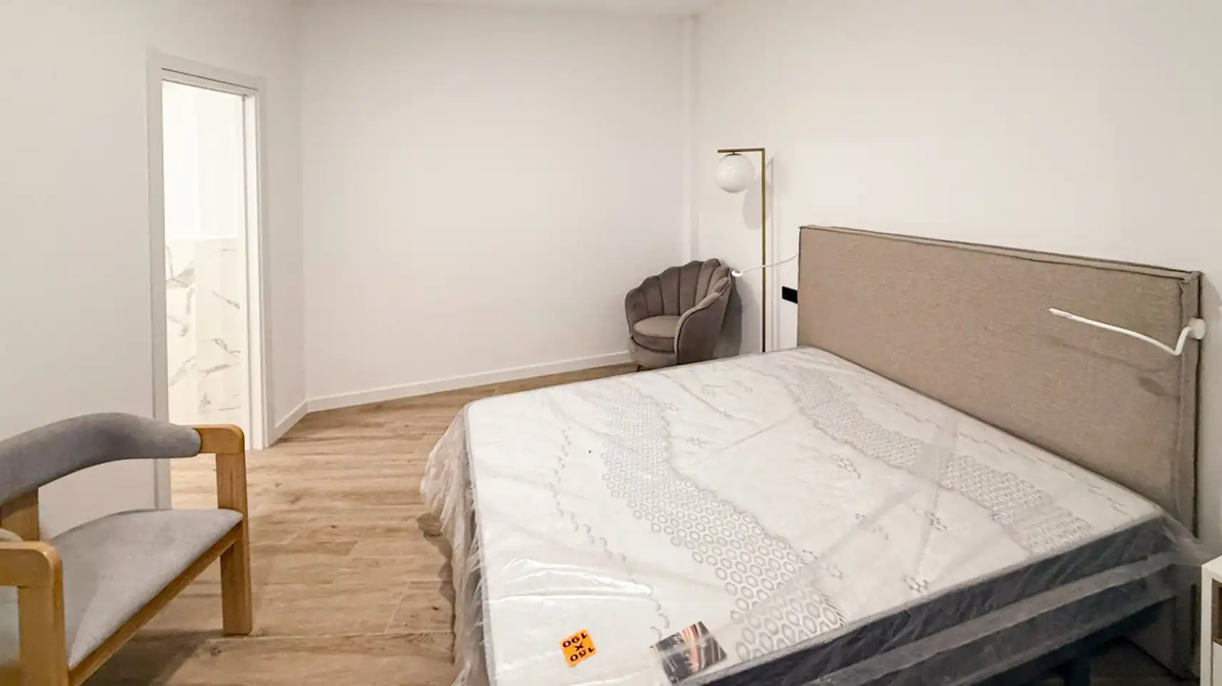 Habitación de Estudio en venta en Dénia con Aire acondicionado, Calefacción y Amueblado