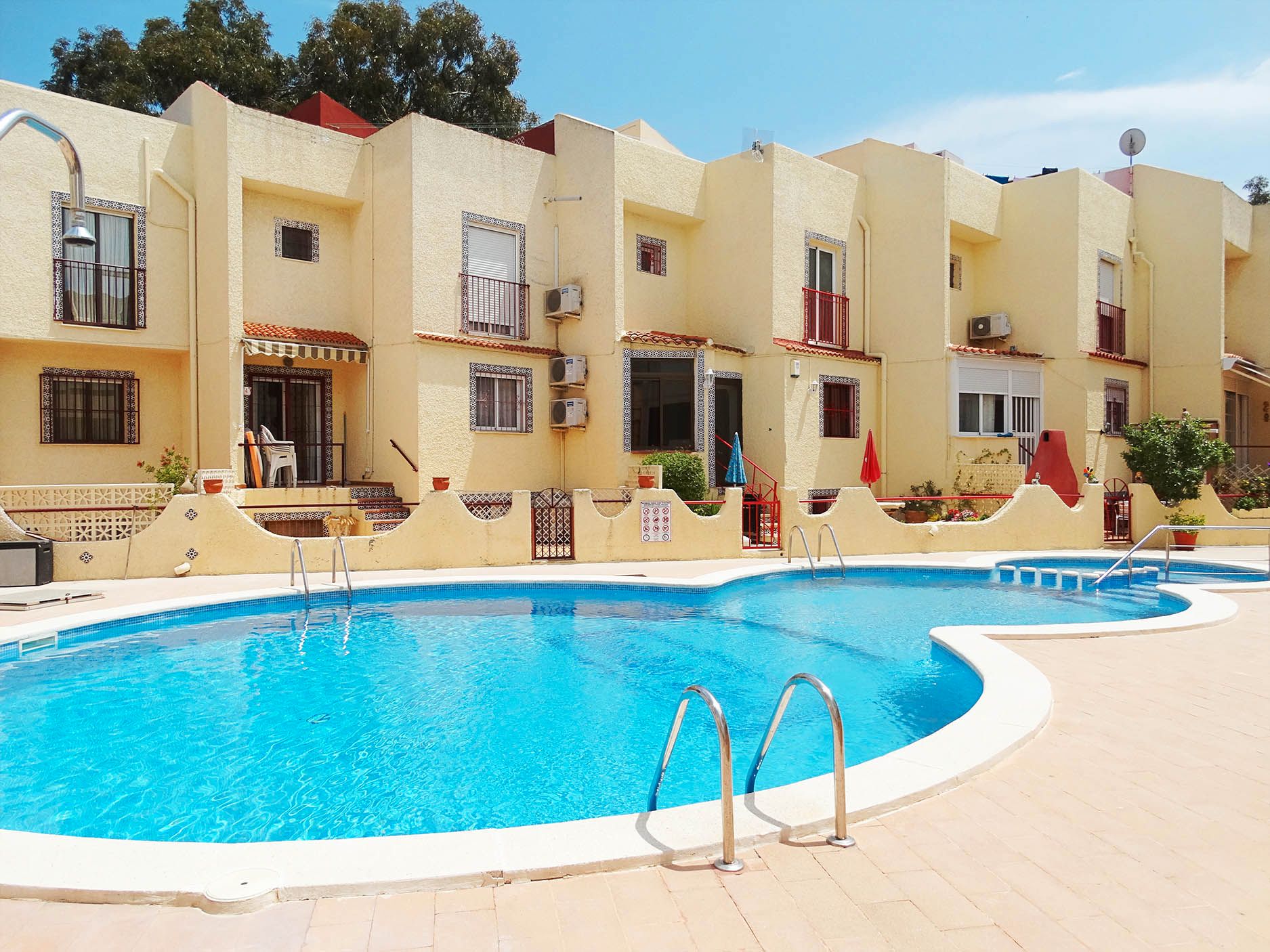 Swimming pool of Single-family semi-detached for sale in Guardamar del Segura  with Air Conditioner and Furnished