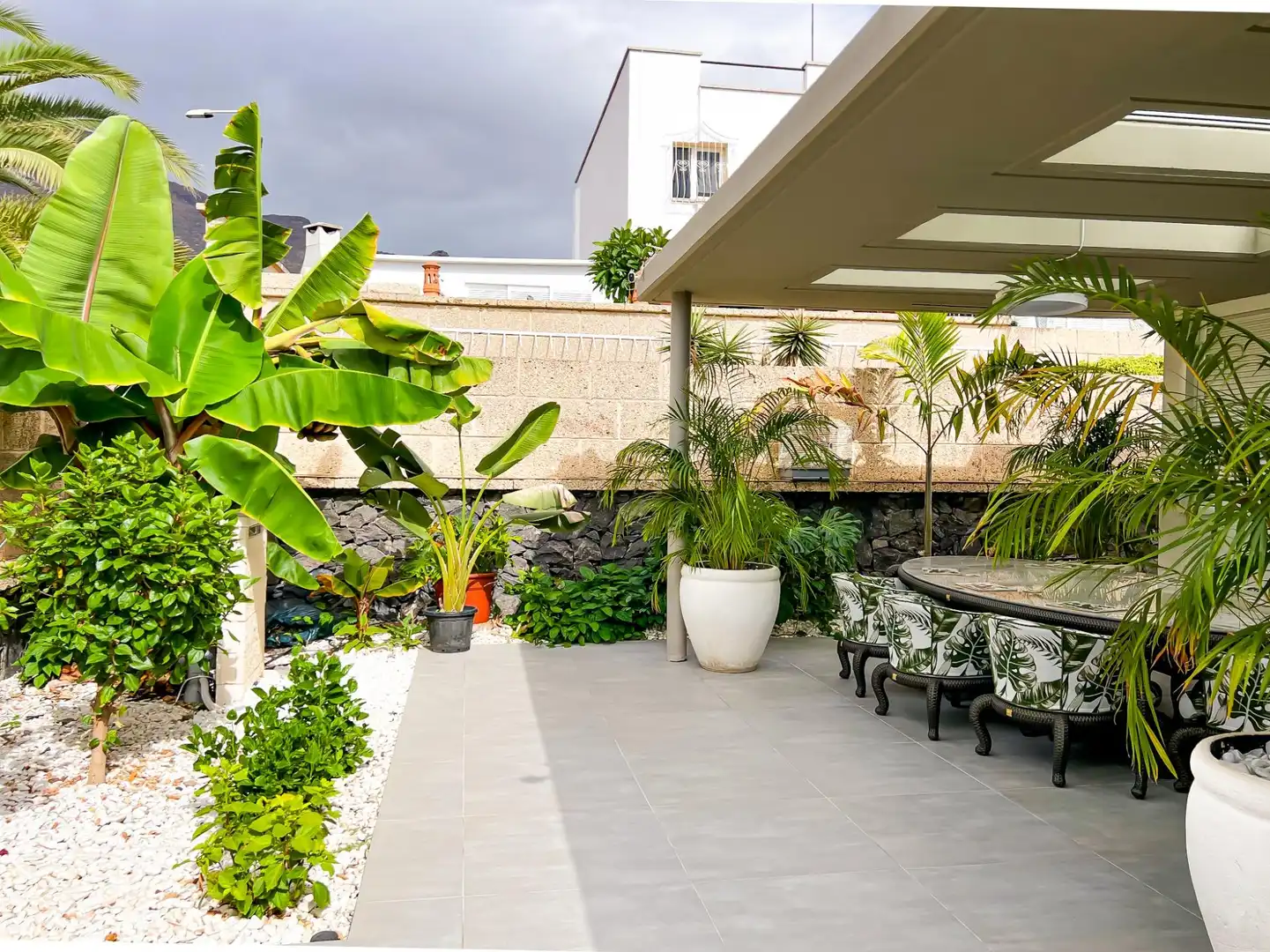 Terrassa de Casa o xalet en venda en Adeje amb Aire condicionat, Jardí privat i Terrassa