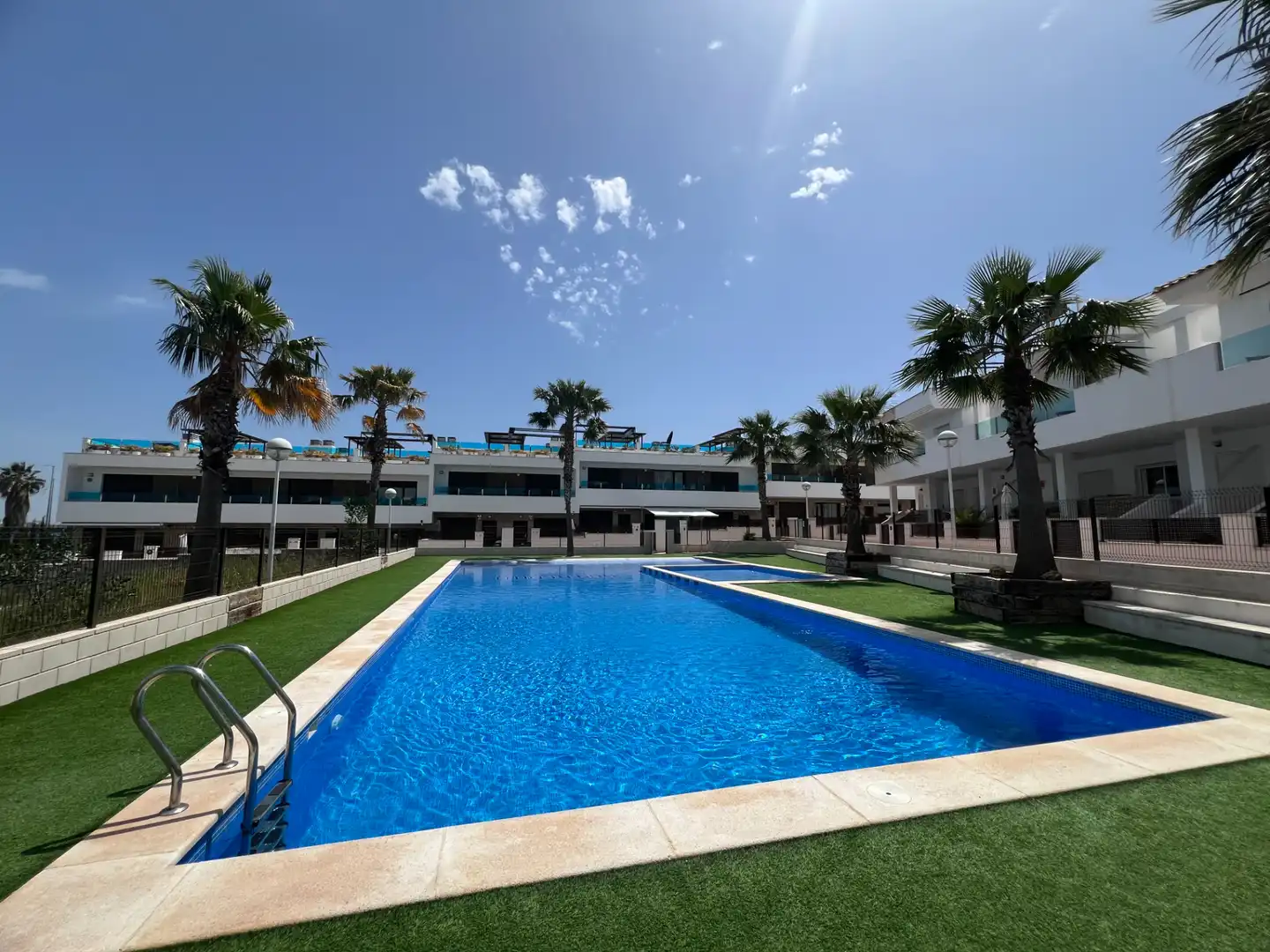 Piscina de Casa o xalet de lloguer en Los Balcones - Los Altos