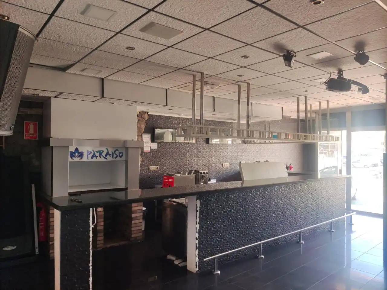 Local comercial de lloguer a Enrique Torres Gómez, imagen 2