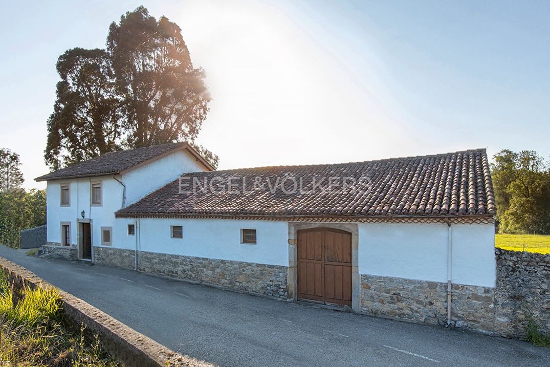 Exterior view of House or chalet for sale in Gijón   with Heating and Private garden
