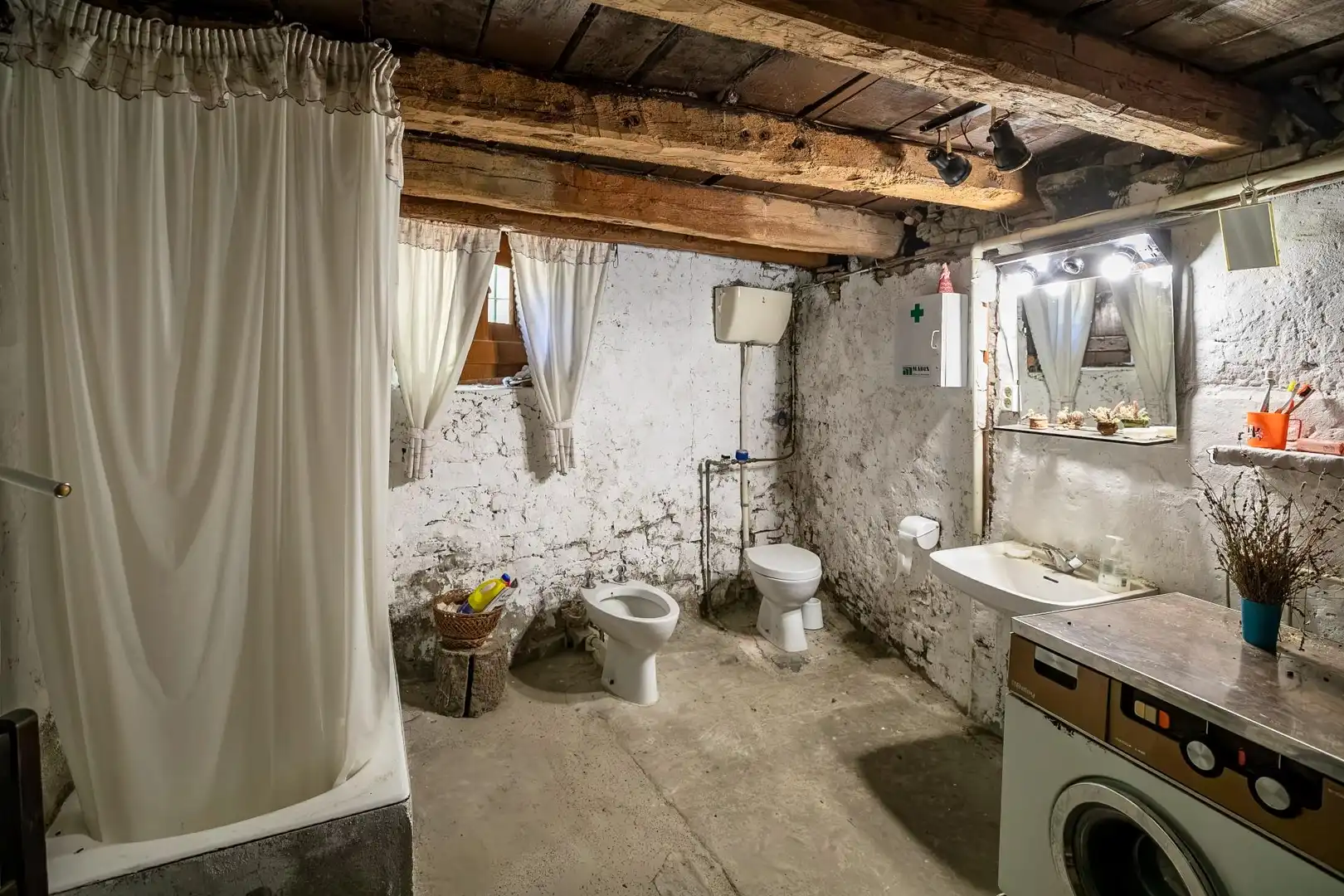 Baño de Casa o chalet en venta en Canal de Berdún con Jardín privado y Balcón