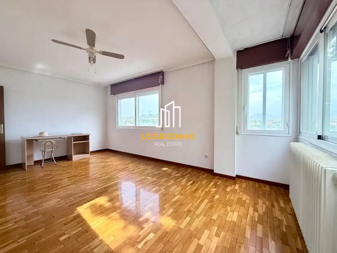 Exterior view of Flat for sale in  Logroño  with Heating, Storage room and Balcony