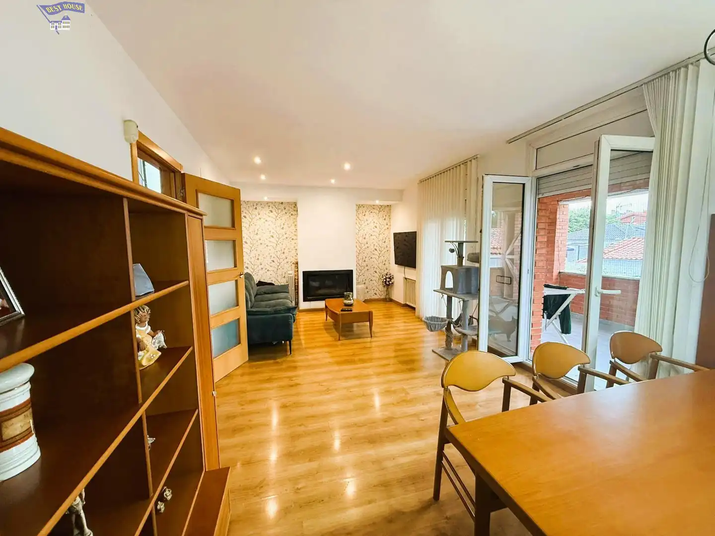 Sala de estar de Casa o chalet en venta en Barberà del Vallès con Calefacción, Jardín privado y Parquet