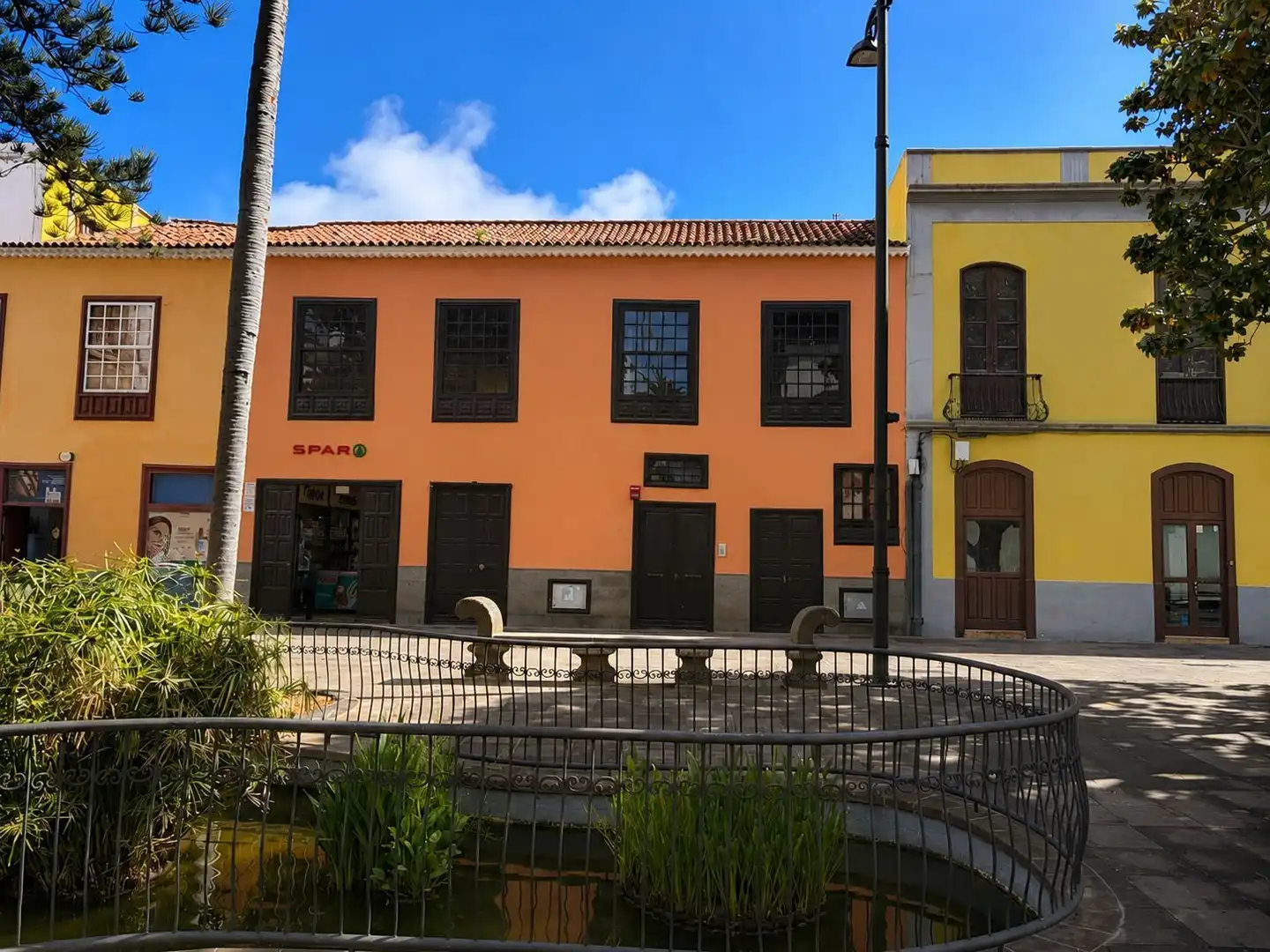 Außenansicht von Gebäude zur Miete in San Cristóbal de la Laguna
