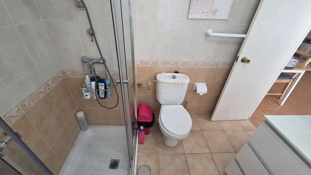 Bany de Apartament en venda en Torremolinos amb Aire condicionat, Calefacció i Moblat