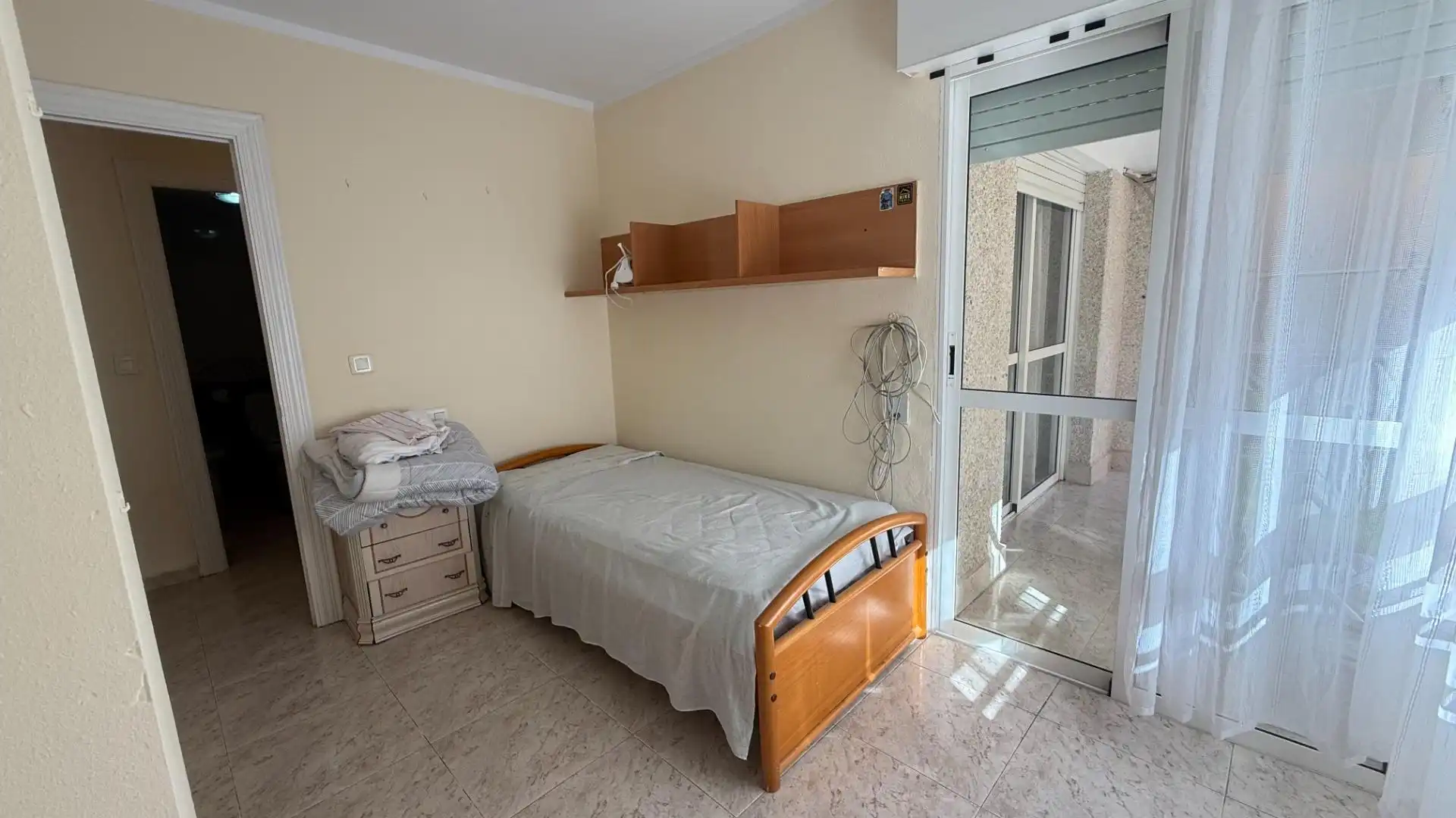 Habitación de Piso de alquiler en Águilas con Aire acondicionado, Trastero y Amueblado