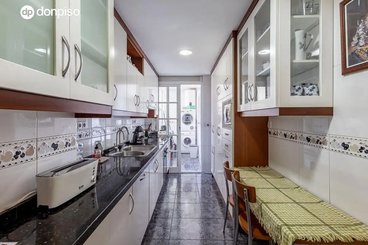 Kitchen of Flat for sale in Granada  with Heating and Terrace