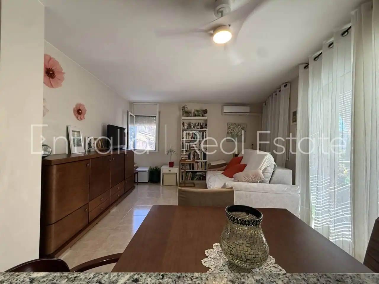 Living room of Flat for sale in Celrà  with Air Conditioner, Heating and Furnished