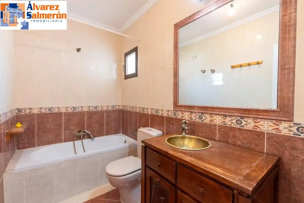 Bathroom of Houses for sale in Albolote  with Air Conditioner, Private garden and Terrace