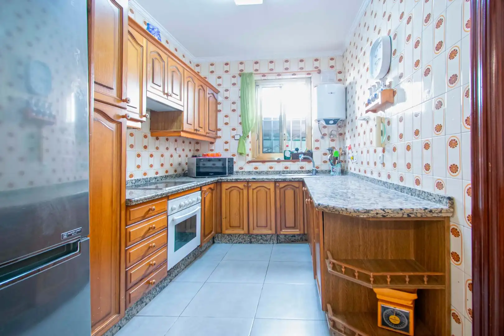 Küche von Haus oder Chalet zum Verkauf in Sevilla mit Klimaanlage, Terrasse und Abstellraum