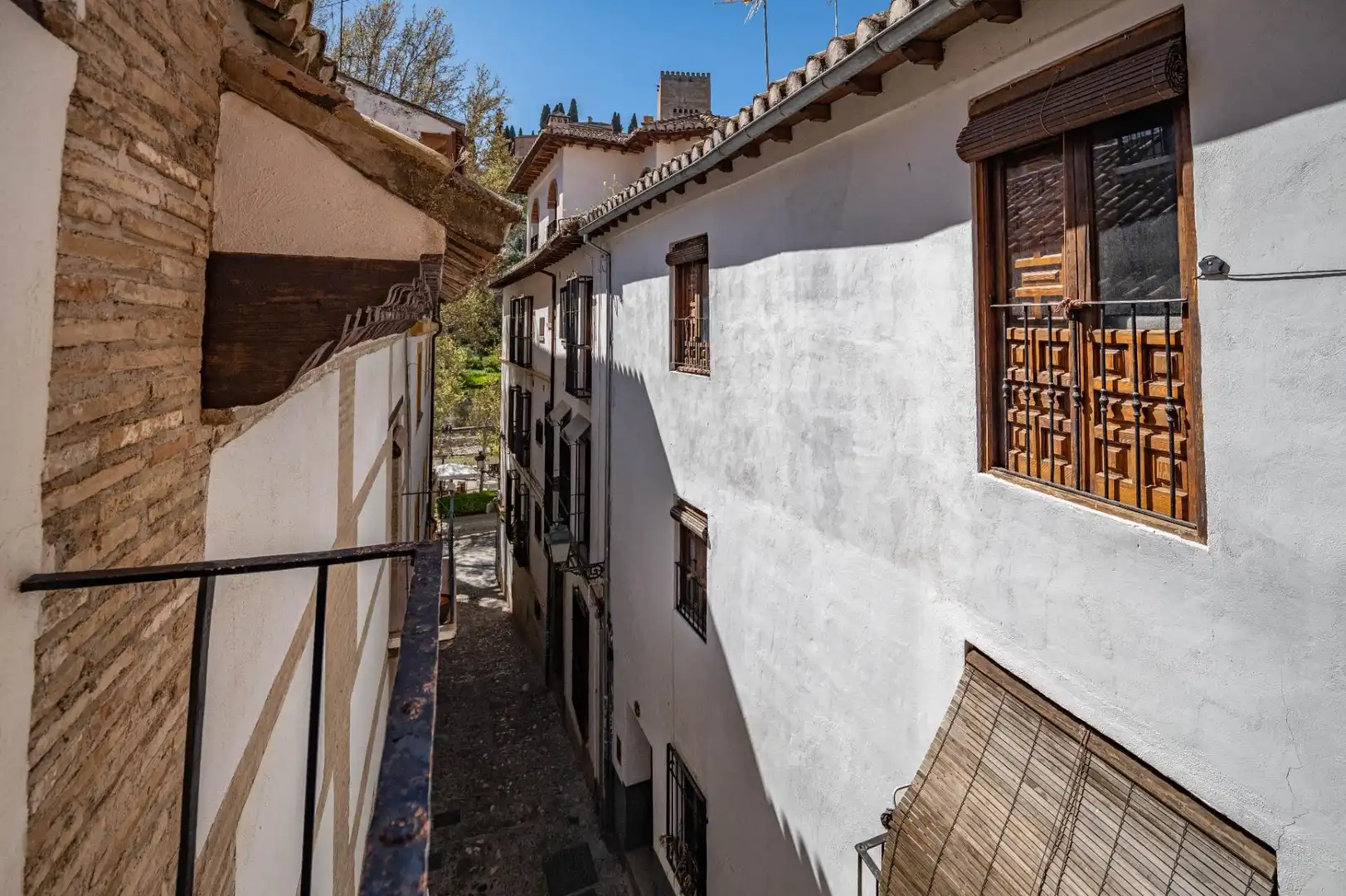 Exterior view of Buildings for sale in Granada