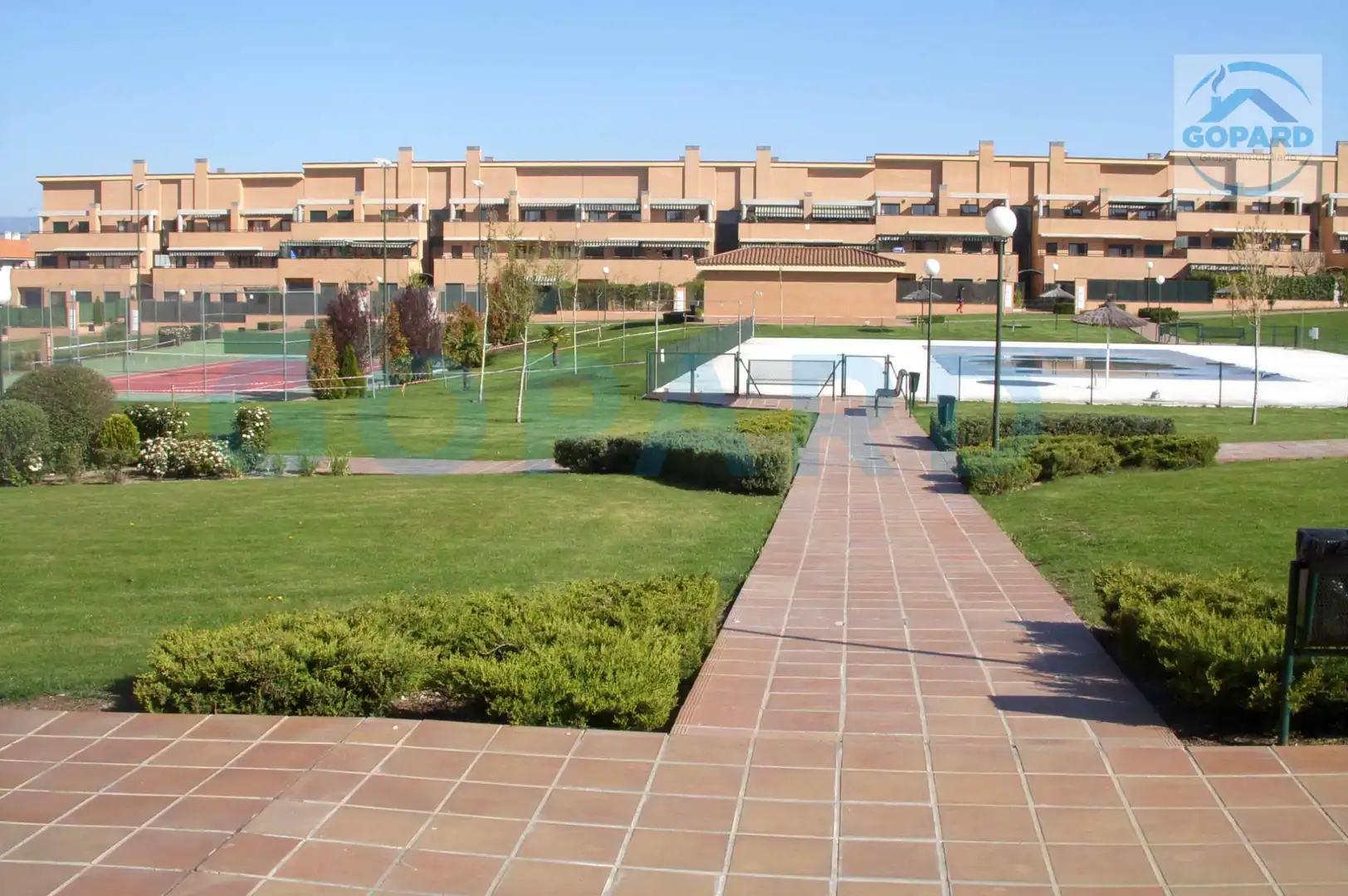 Vista exterior de Garatge de lloguer en Villanueva de la Cañada