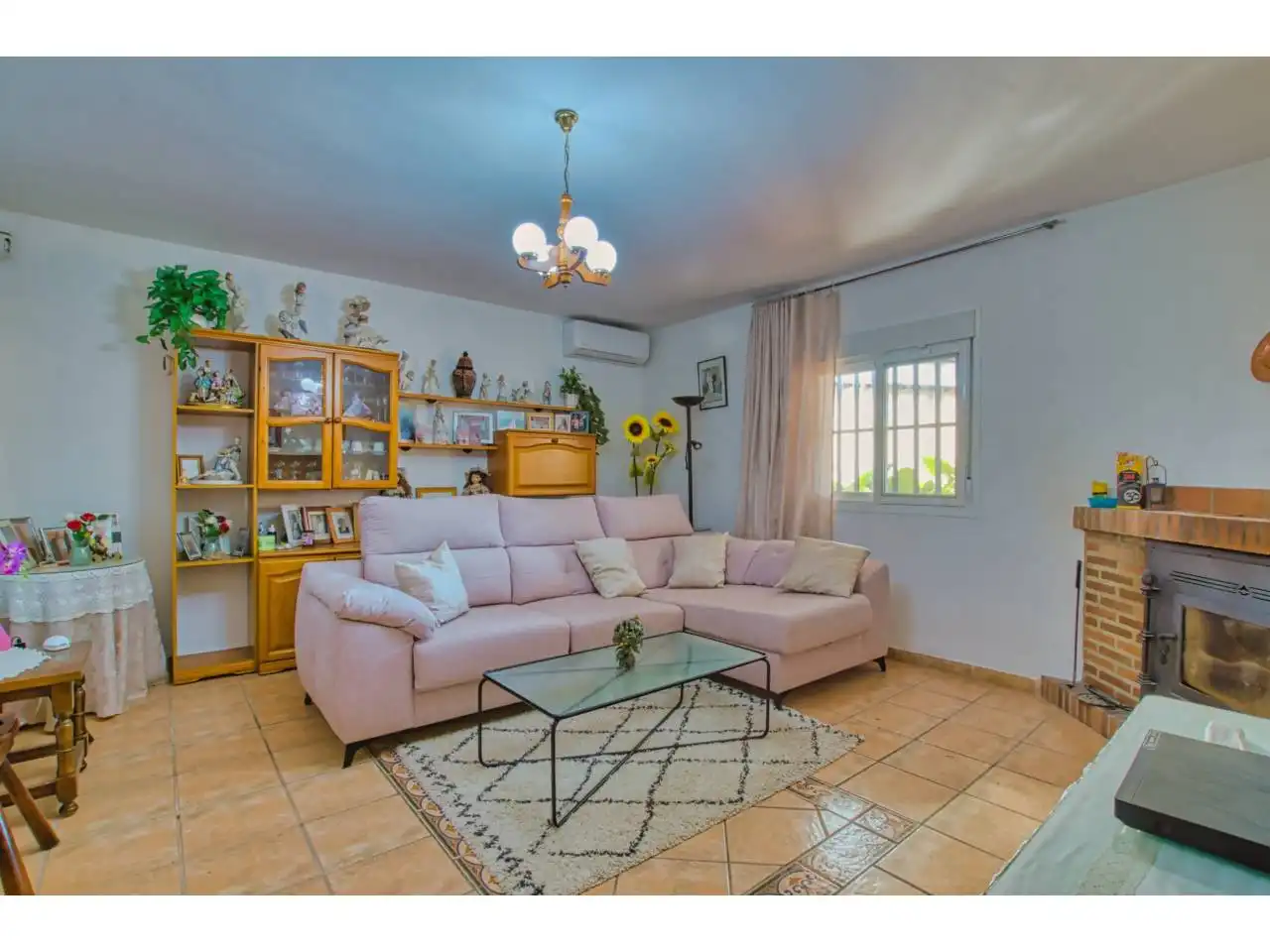 Sala de estar de Finca rústica en venta en Alcaucín con Terraza y Piscina