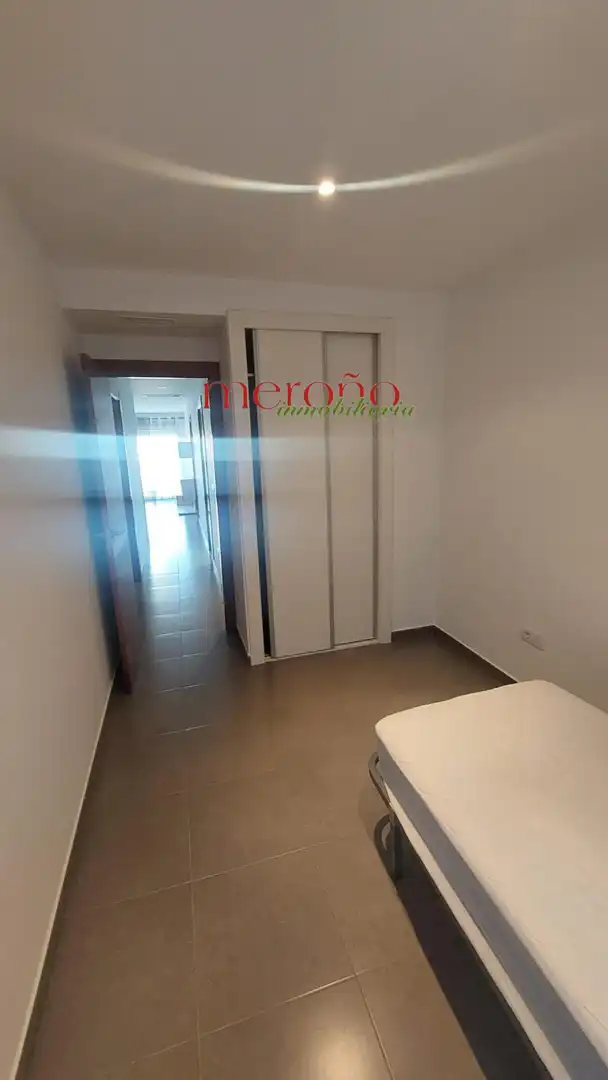 Habitación de Piso de alquiler en Elche / Elx con Terraza y Piscina comunitaria