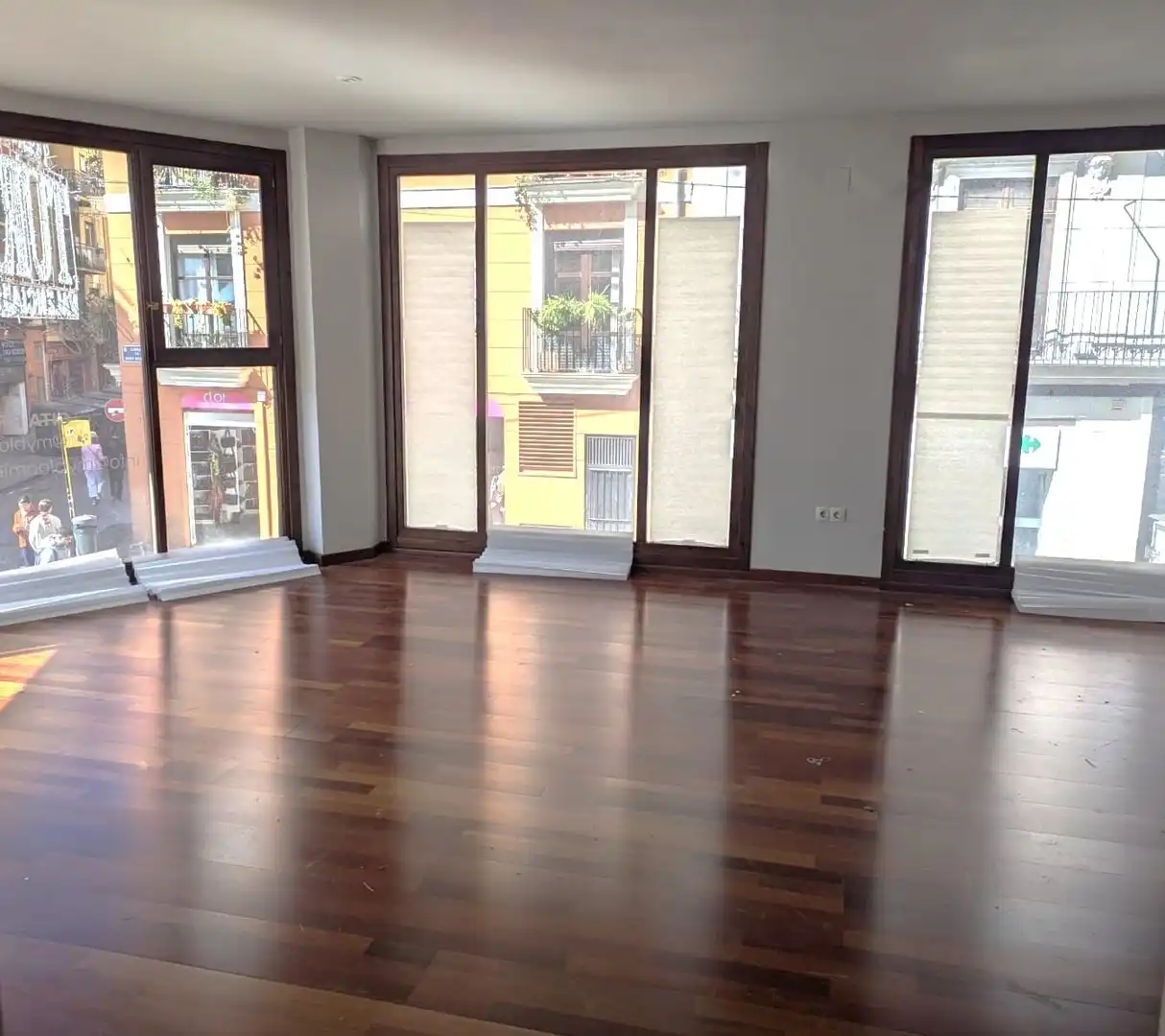 Sala d'estar de Oficina en venda en Valencia amb Aire condicionat