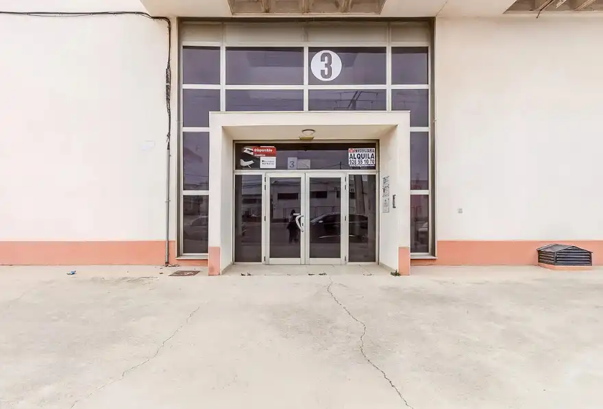 Local comercial en venda a Avenida de los Vinos 3, imagen 2