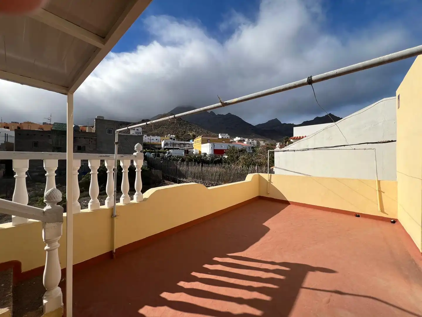 Vista exterior de Casa adosada en venda en La Aldea de San Nicolás  amb Terrassa, Moblat i Forn