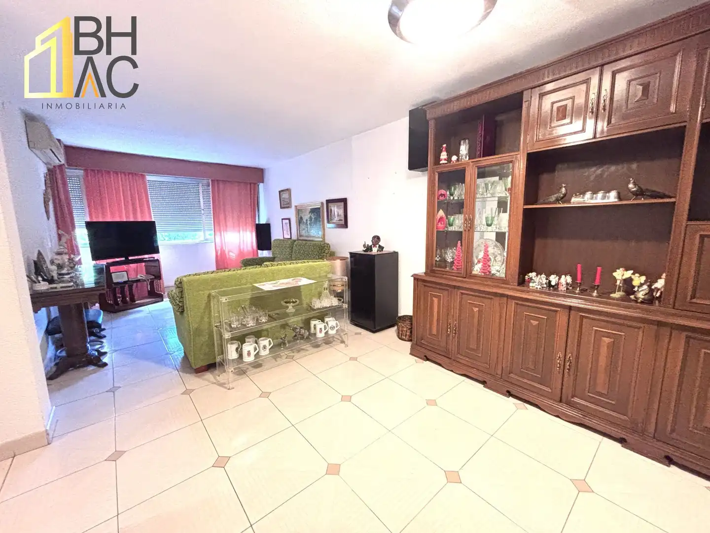 Living room of Flat for sale in Madrid  with Air Conditioner and Heating
