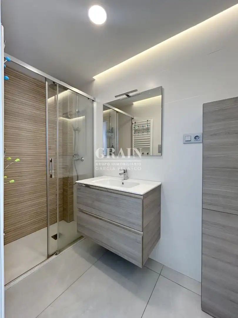 Bathroom of Flat for sale in Albacete  with Air Conditioner, Heating and Balcony