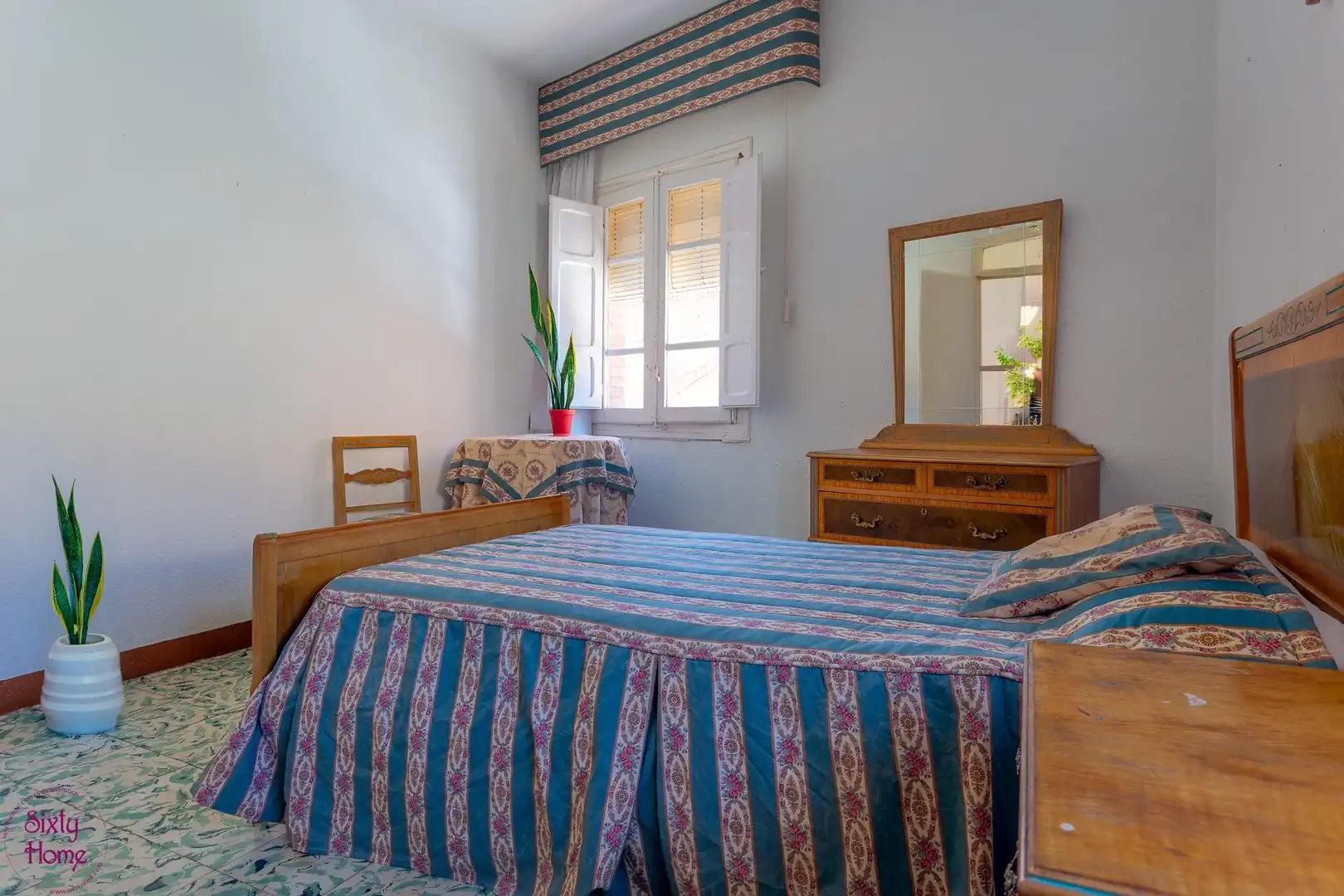 Dormitori de Casa o xalet en venda en Andorra (Teruel) amb Jardí privat, Traster i Moblat
