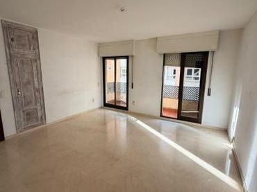 Apartamento con ascensor en venta en SAN JERONIMO 3