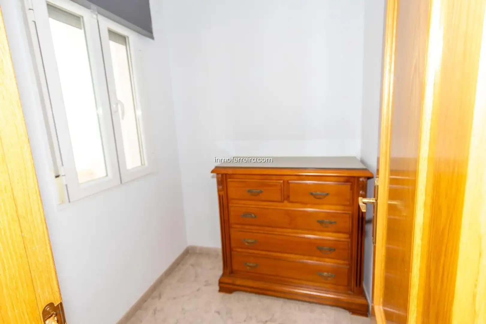 Bedroom of Houses for sale in Darro  with Storage room